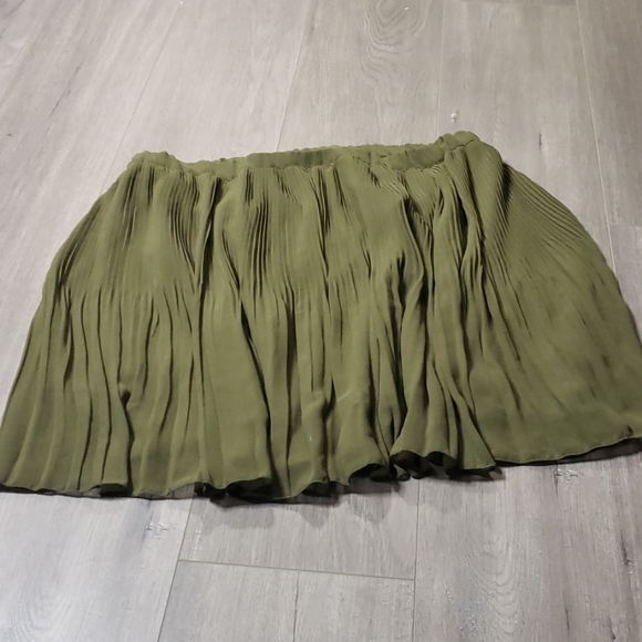 Old Navy Dresses & Skirts - Old Navy Skirt - Large - Green